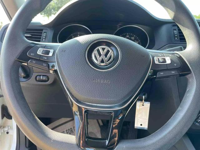 Volkswagen Jetta 2016 price $7,997