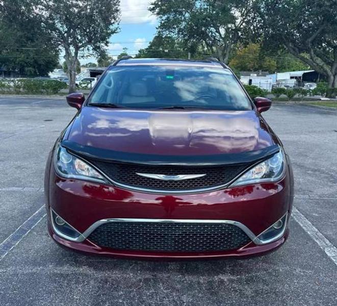 Chrysler Pacifica 2017 price $12,277