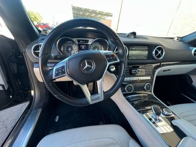 Mercedes-Benz SL-Class 2015 price $41,885