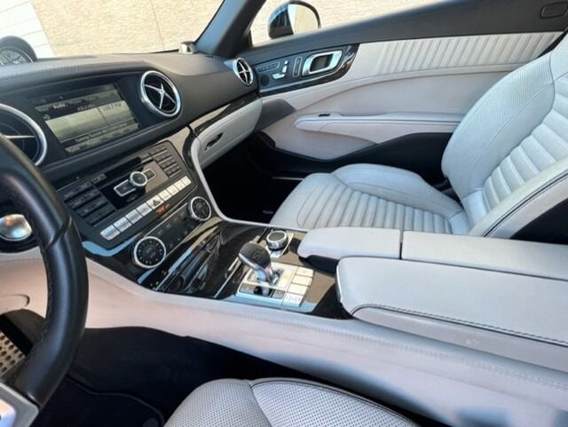 Mercedes-Benz SL-Class 2015 price $41,885