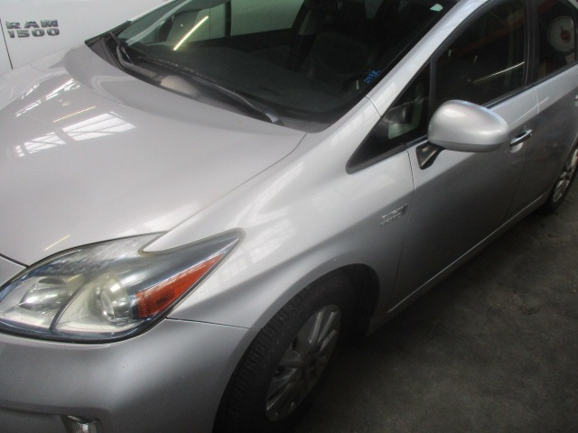 Toyota Prius Plug-In 2014 price $6,800
