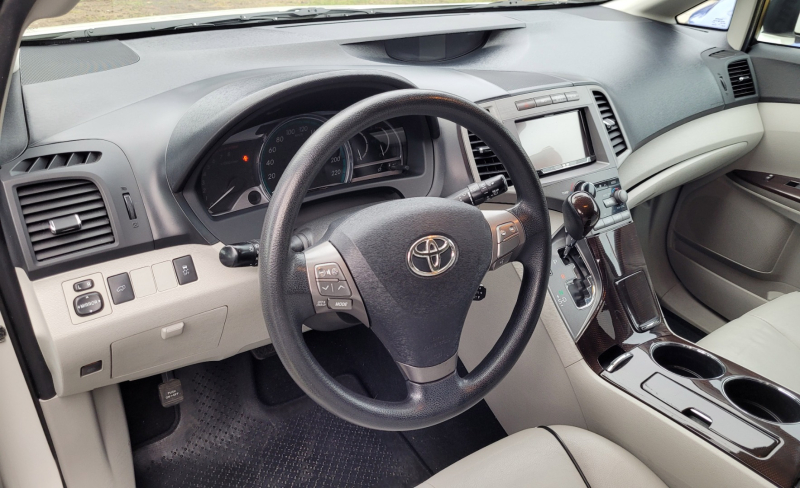 Toyota Venza 2012 price $10,900