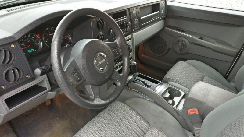 Jeep Commander 2007 price $4,995