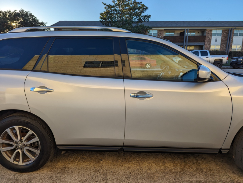 Nissan Pathfinder 2015 price $6,995
