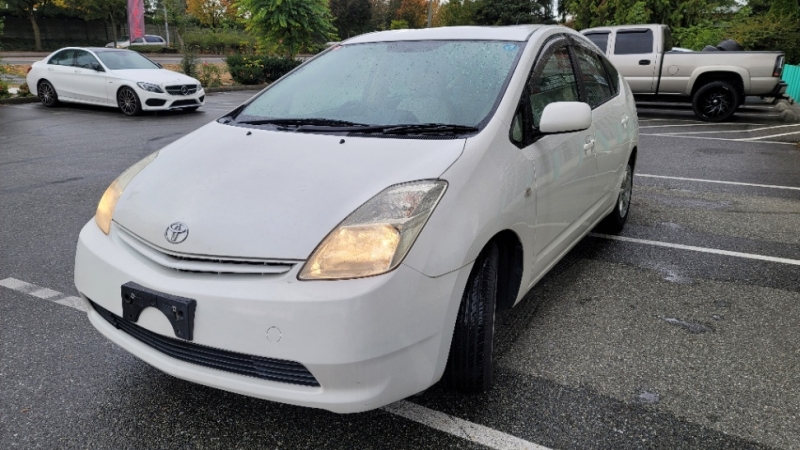 Toyota Prius 2004 price $7,900