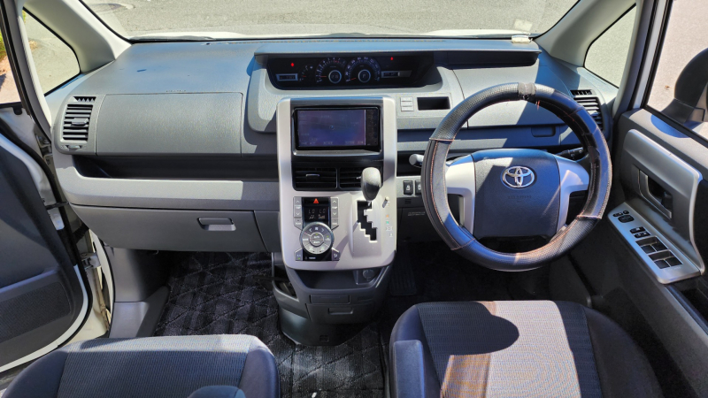Toyota Voxy 2008 price $11,900