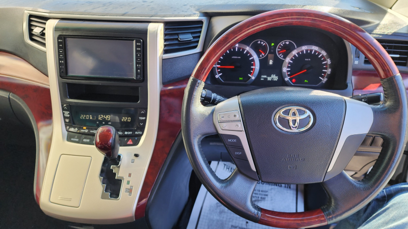 Toyota Alphard 2008 price $13,900