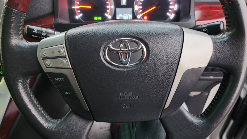 Toyota Alphard 2008 price $15,900