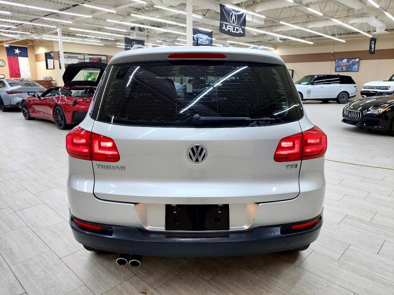 Volkswagen Tiguan 2016 price $16,995