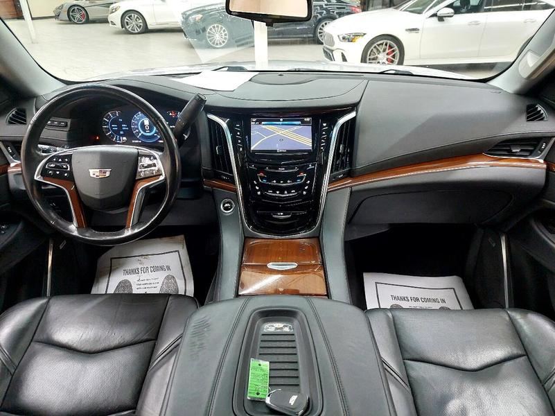 Cadillac Escalade 2018 price $31,995