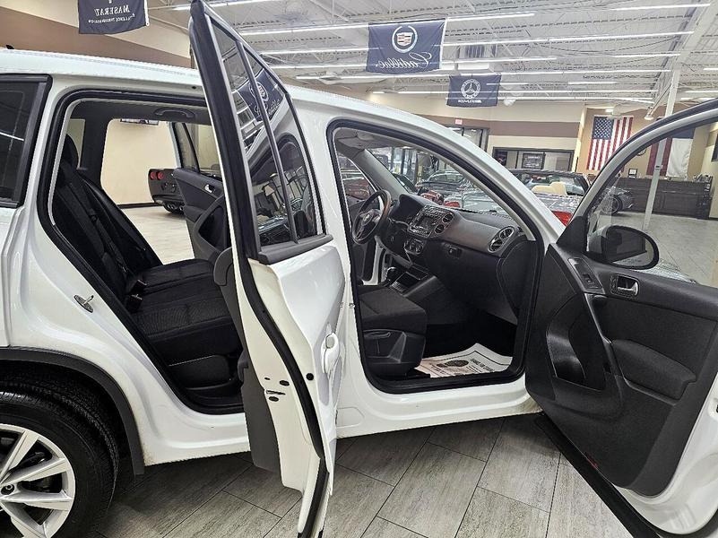 Volkswagen Tiguan 2017 price $13,795