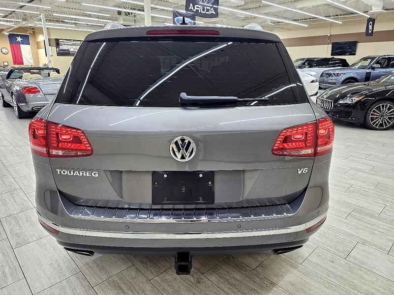 Volkswagen Touareg 2016 price $18,995