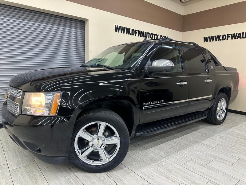 Chevrolet Avalanche 2013 price $10,995