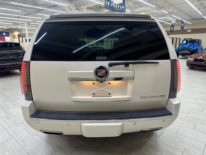 Cadillac Escalade 2013 price $17,995