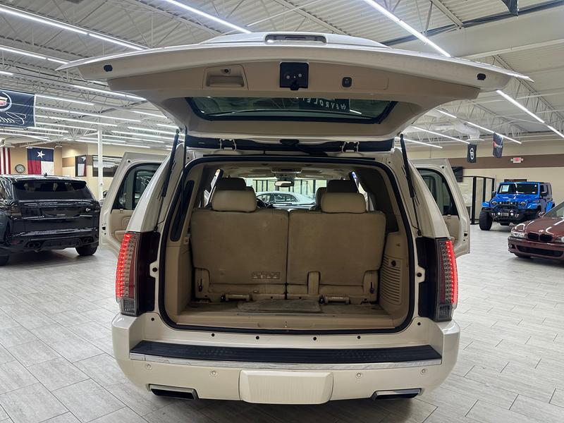 Cadillac Escalade 2013 price $17,995