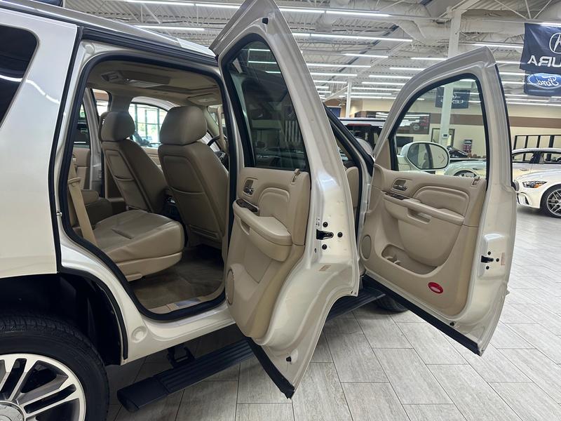 Cadillac Escalade 2013 price $17,995