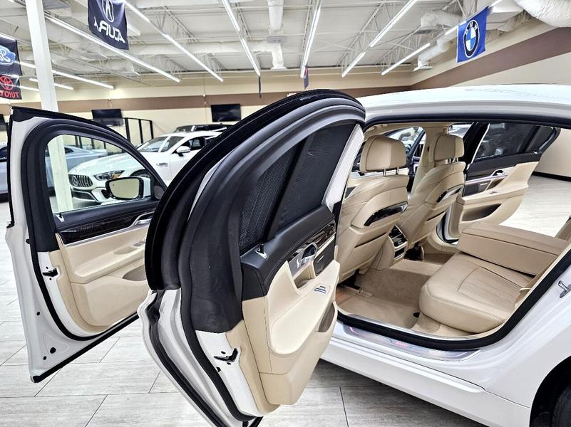 BMW 7-Series 2019 price $34,995
