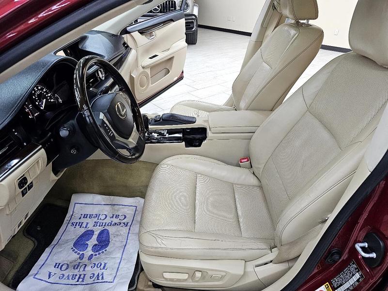 Lexus ES 350 2015 price $17,995