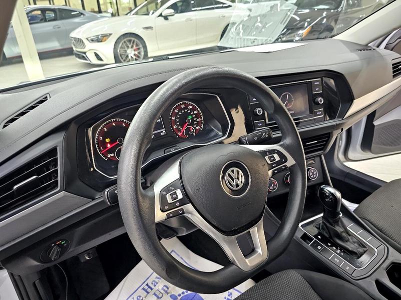 Volkswagen Jetta 2019 price $10,995