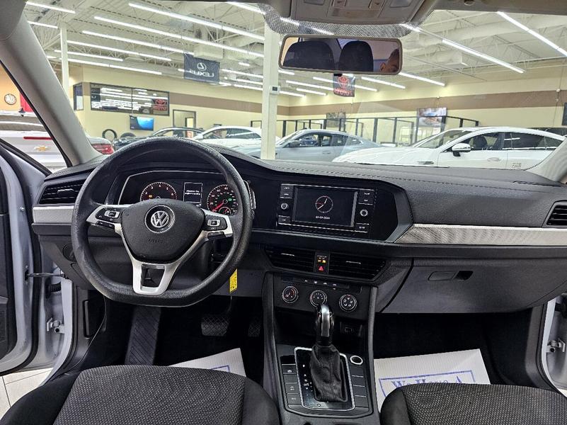 Volkswagen Jetta 2019 price $10,995
