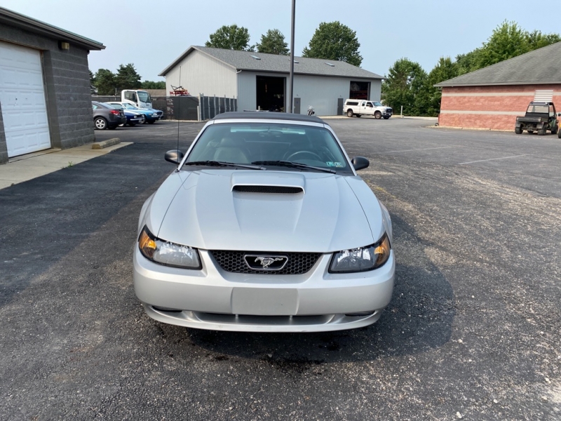 FORD MUSTANG 2001 price $12,995