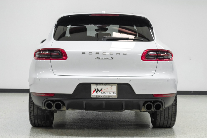 Porsche Macan 2018 price $27,990
