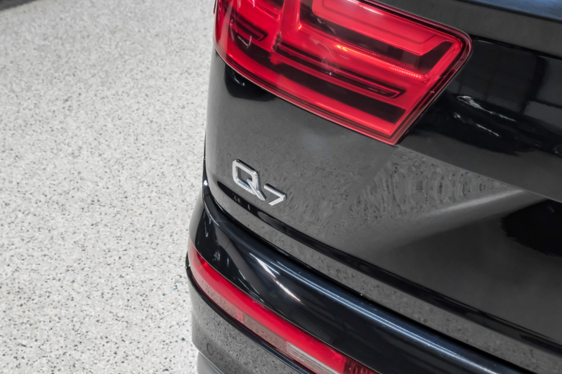 Audi Q7 2017 price $21,990