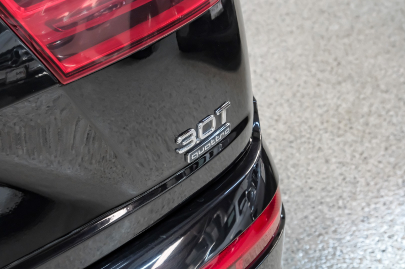 Audi Q7 2017 price $21,990