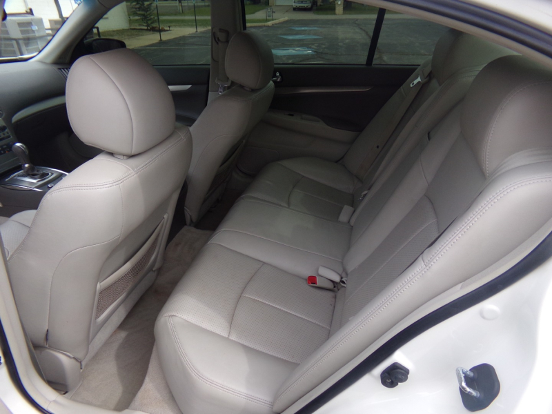 Infiniti G25 Sedan 2011 price $7,950