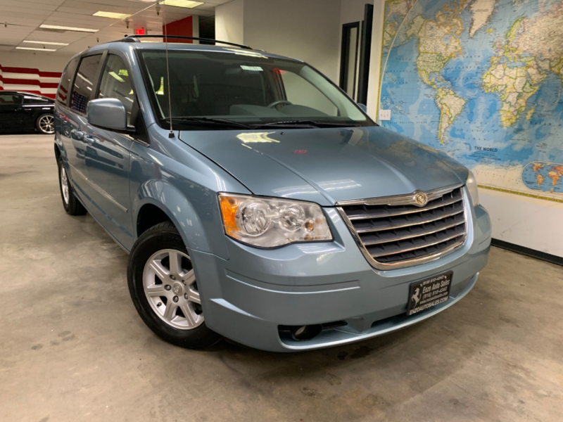 Chrysler Town & Country 2010 price $6,700
