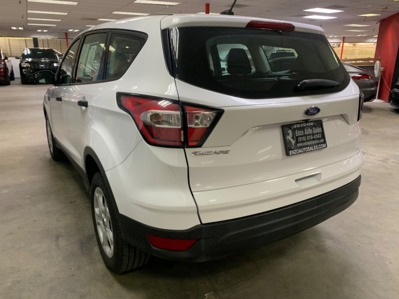 Ford Escape 2018 price $9,900