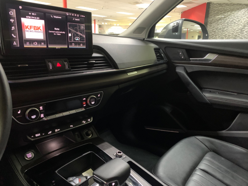 Audi Q5 2021 price $32,300