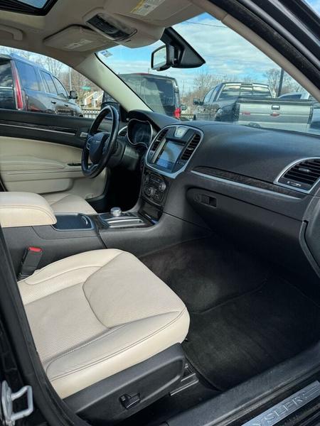 Chrysler 300 2019 price $16,500