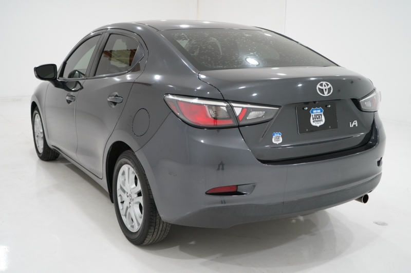 Toyota Yaris 2017 price $15,777