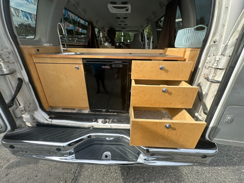 Ford Econoline Wagon 2012 price $27,995