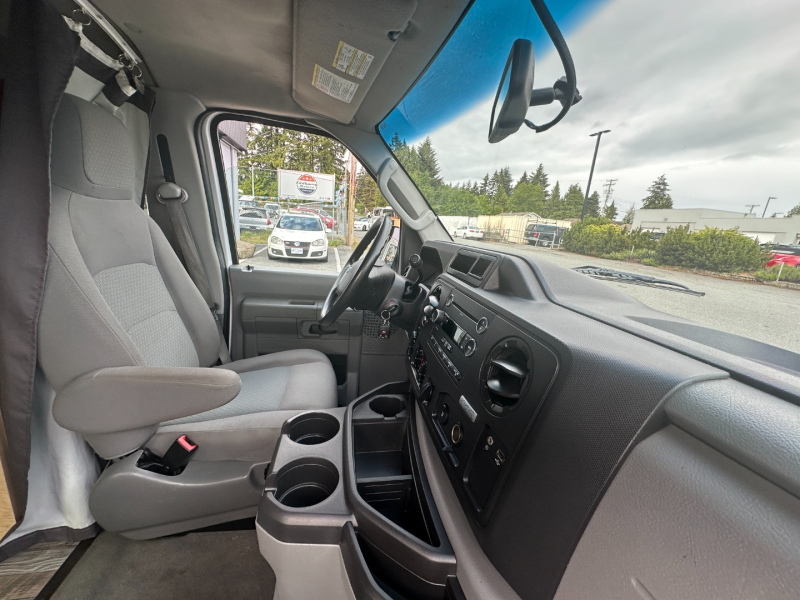 Ford Econoline Wagon 2013 price $29,995