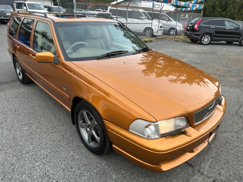 Volvo V70 1998 price $19,995