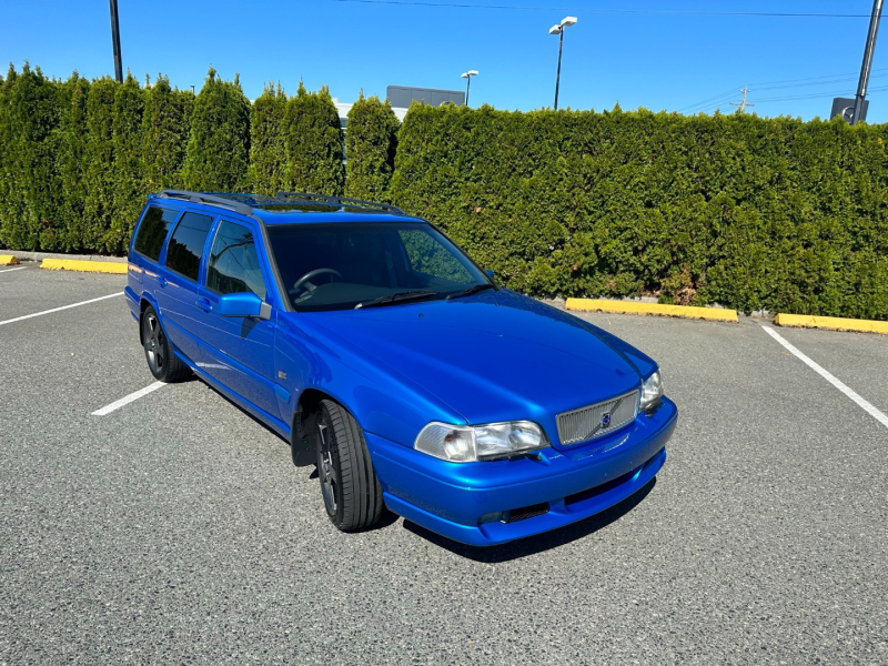 Volvo V70 1999 price $21,995