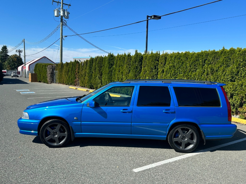 Volvo V70 1999 price $21,995