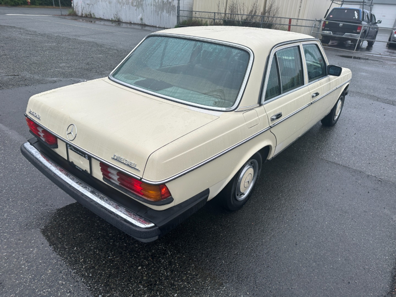 Mercedes-Benz W123 1983 price $3,995