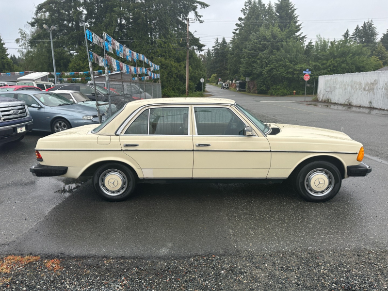 Mercedes-Benz W123 1983 price $3,995