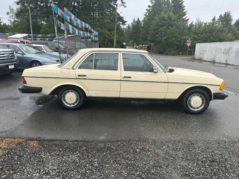 Mercedes-Benz W123 1983 price $3,995