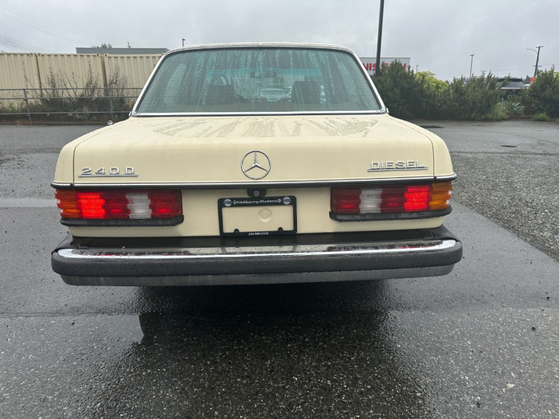 Mercedes-Benz W123 1983 price $3,995