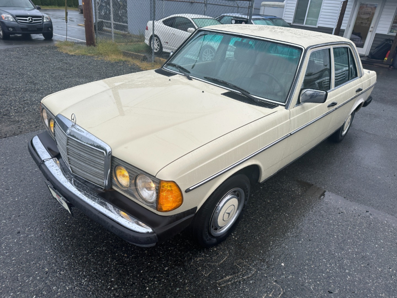 Mercedes-Benz W123 1983 price $3,995