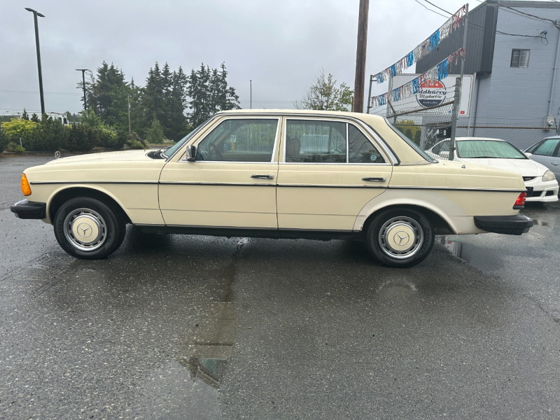 Mercedes-Benz W123 1983 price $3,995