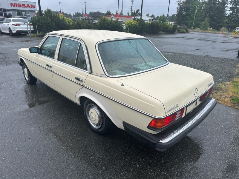 Mercedes-Benz W123 1983 price $3,995