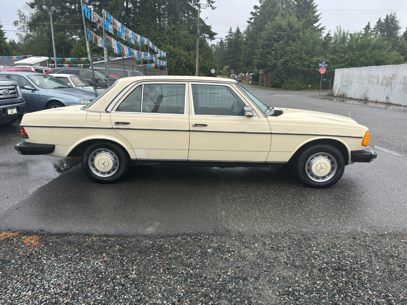 Mercedes-Benz W123 1983 price $3,995