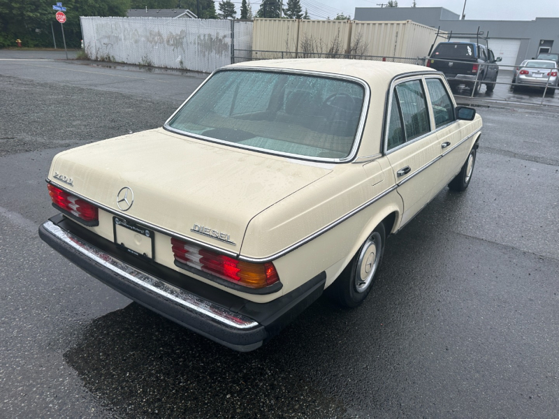 Mercedes-Benz W123 1983 price $3,995