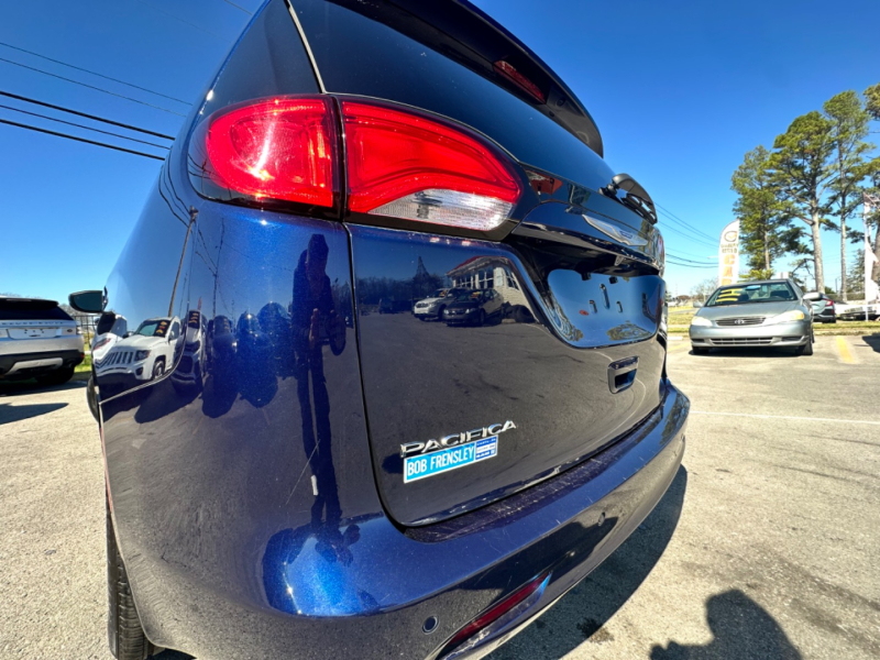 Chrysler Pacifica 2019 price 