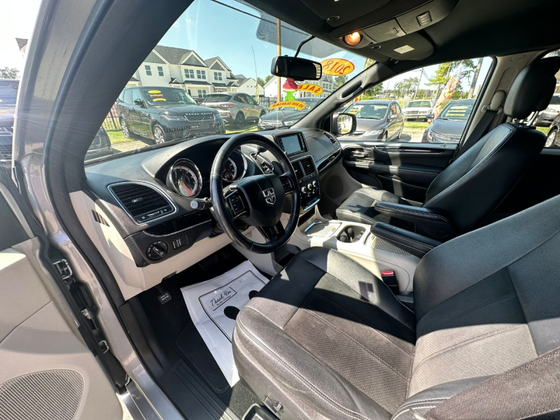 Dodge Grand Caravan 2018 price $5,995